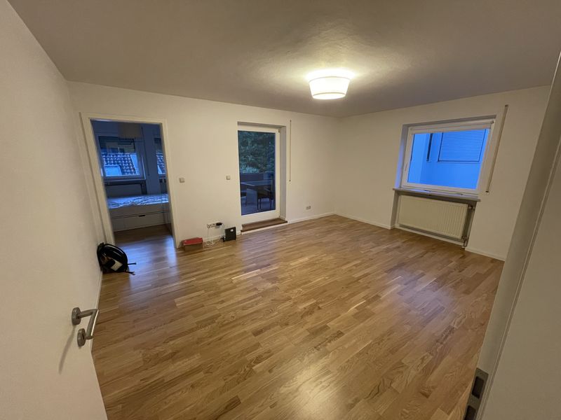 Helle 2-Zimmer-Wohnung mit großem Balkon in München-Oberföhring